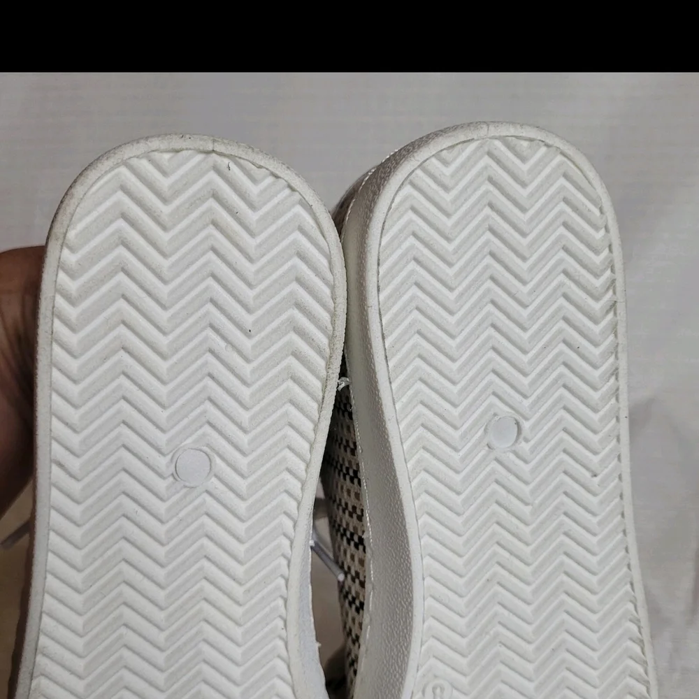 Vintage Havana Beige and White Sneakers - Picture 13 of 14